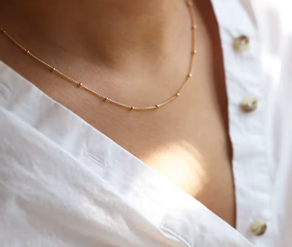 Colar Choker de Bolinhas em Aço Inox com Banho de Ouro Amarelo 18K