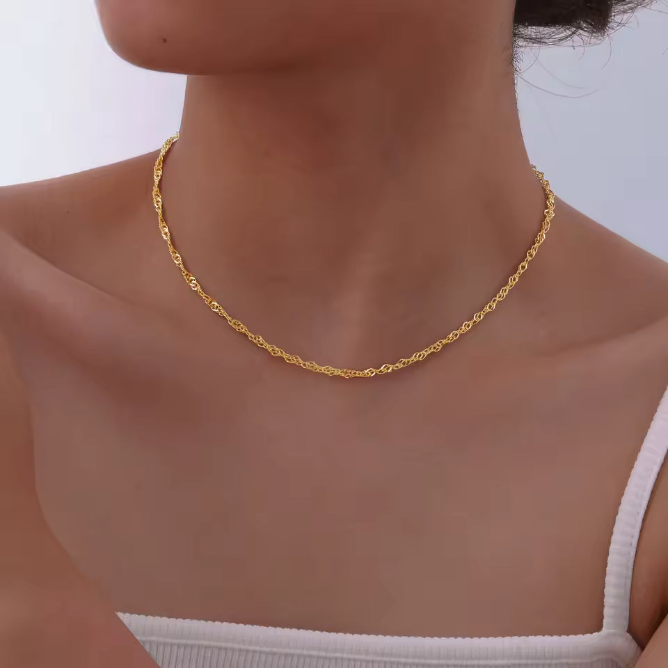 Colar Choker Cordão em Aço Inox com Banho de Ouro Amarelo 18K